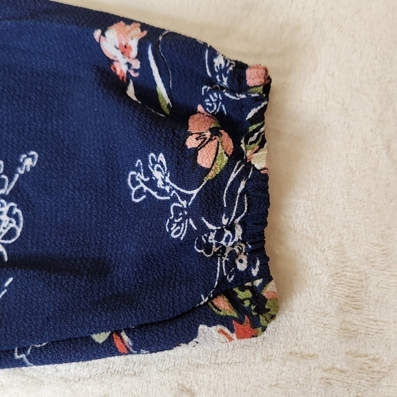 NWOT Fun2Fun 3/4 Length Sleeve Navy Floral Blouse with Splitneck Size S - Picture 11 of 13
